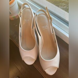 Heels- off white cream color